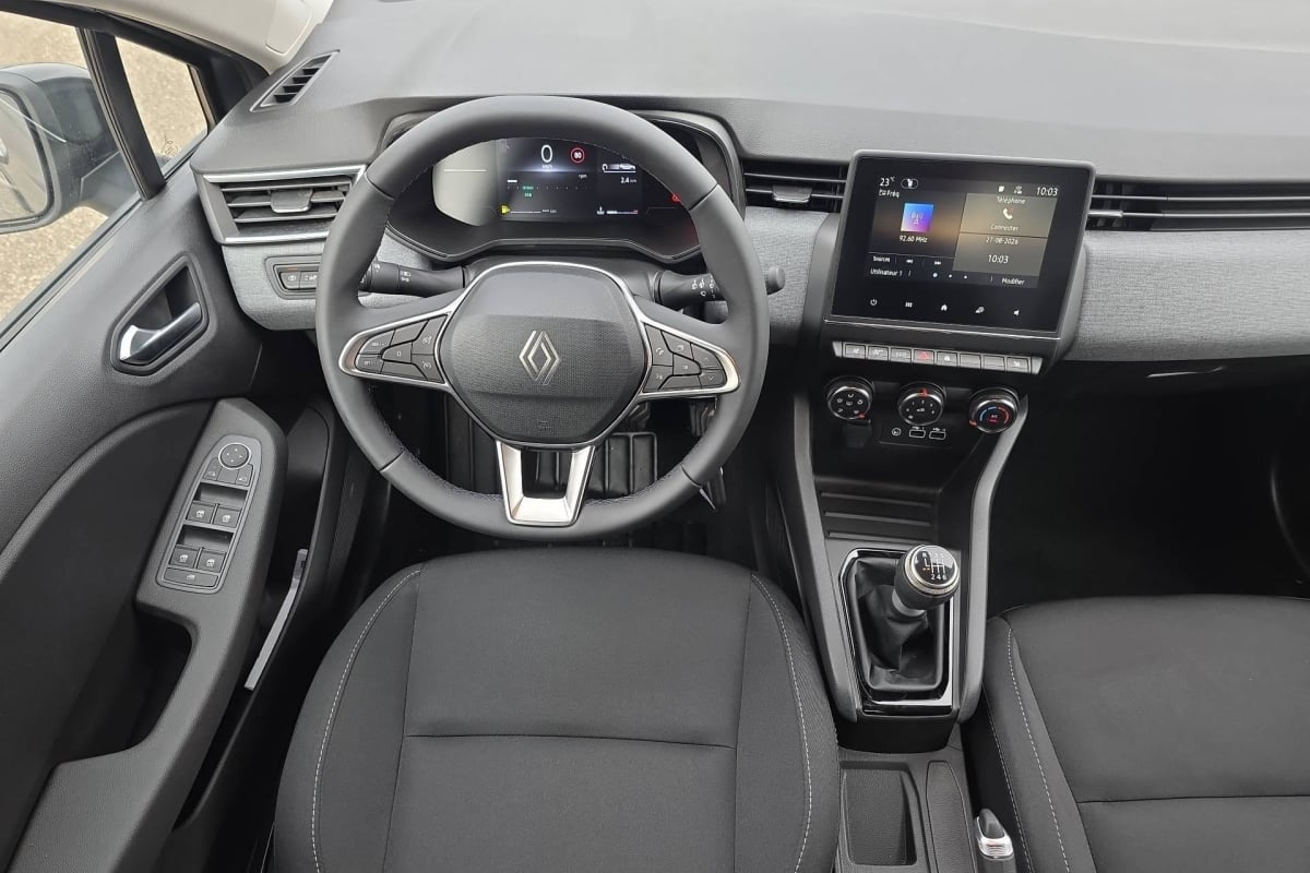 Renault CLIO 5 - Image 39