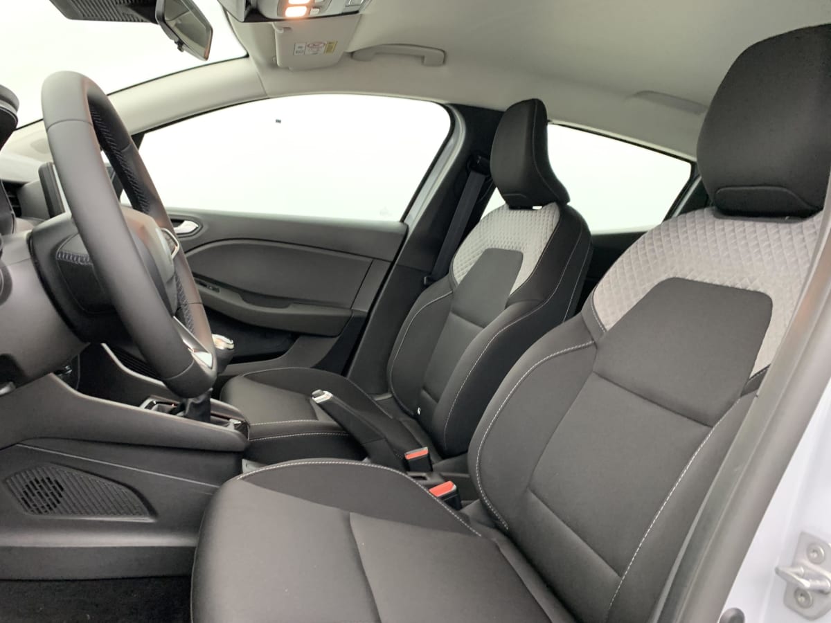 Renault CLIO 5 - Image 17