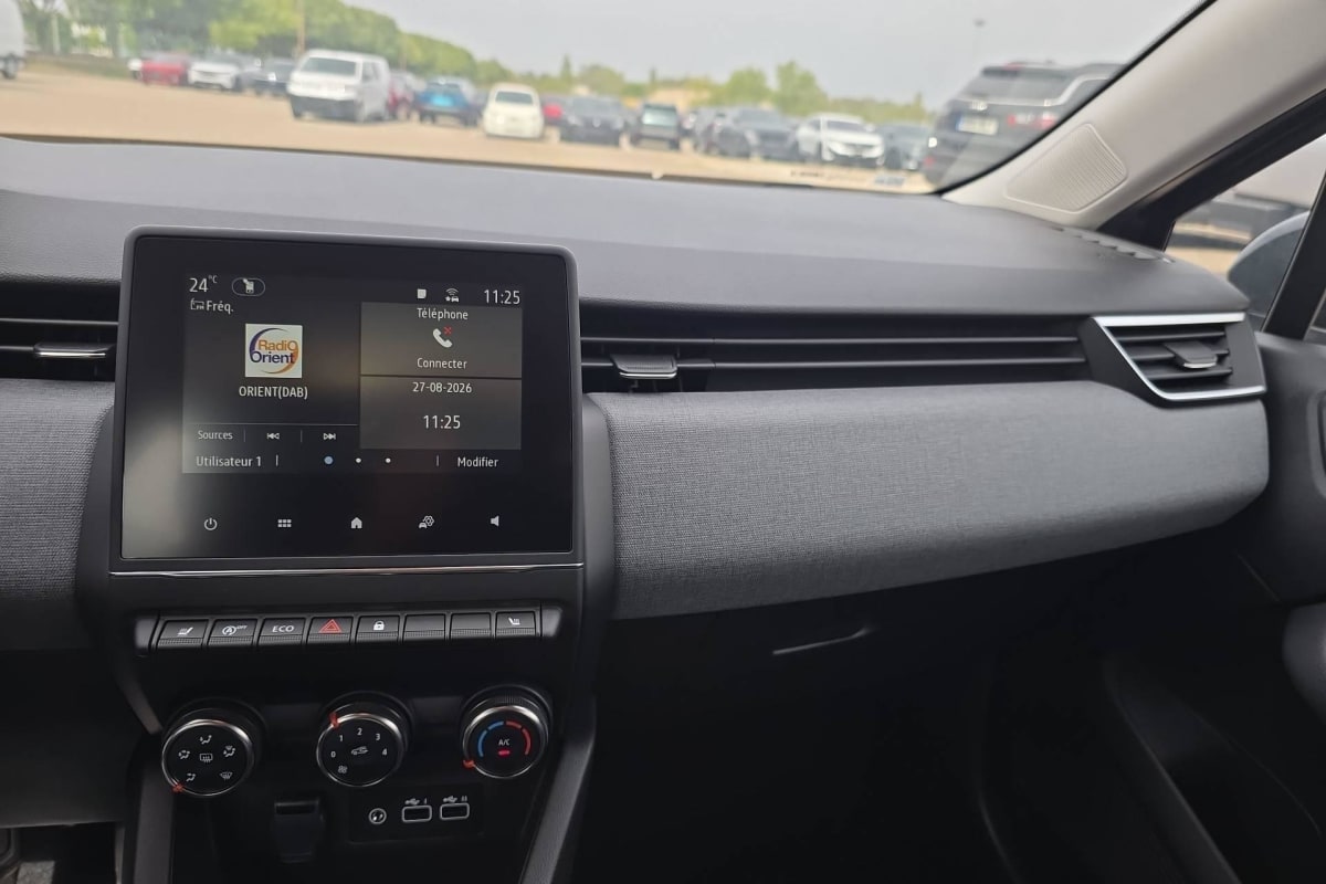 Renault CLIO 5 - Image 18