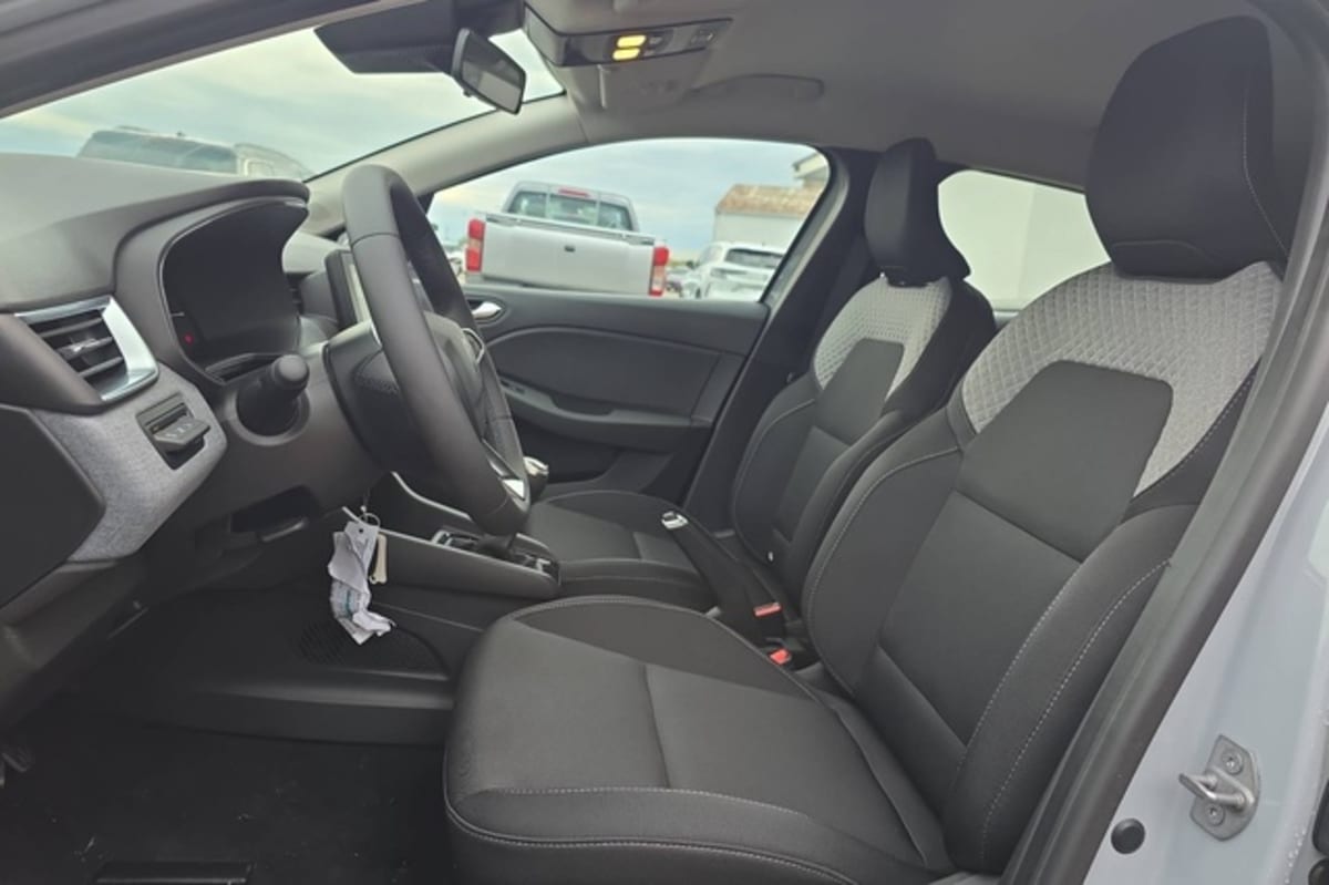 Renault CLIO 5 - Image 22