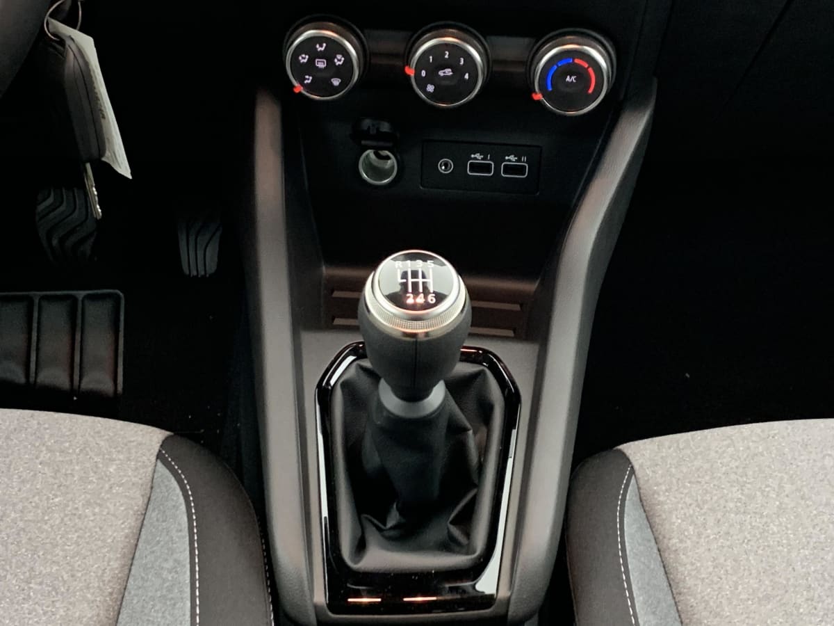 Renault CLIO 5 - Image 39