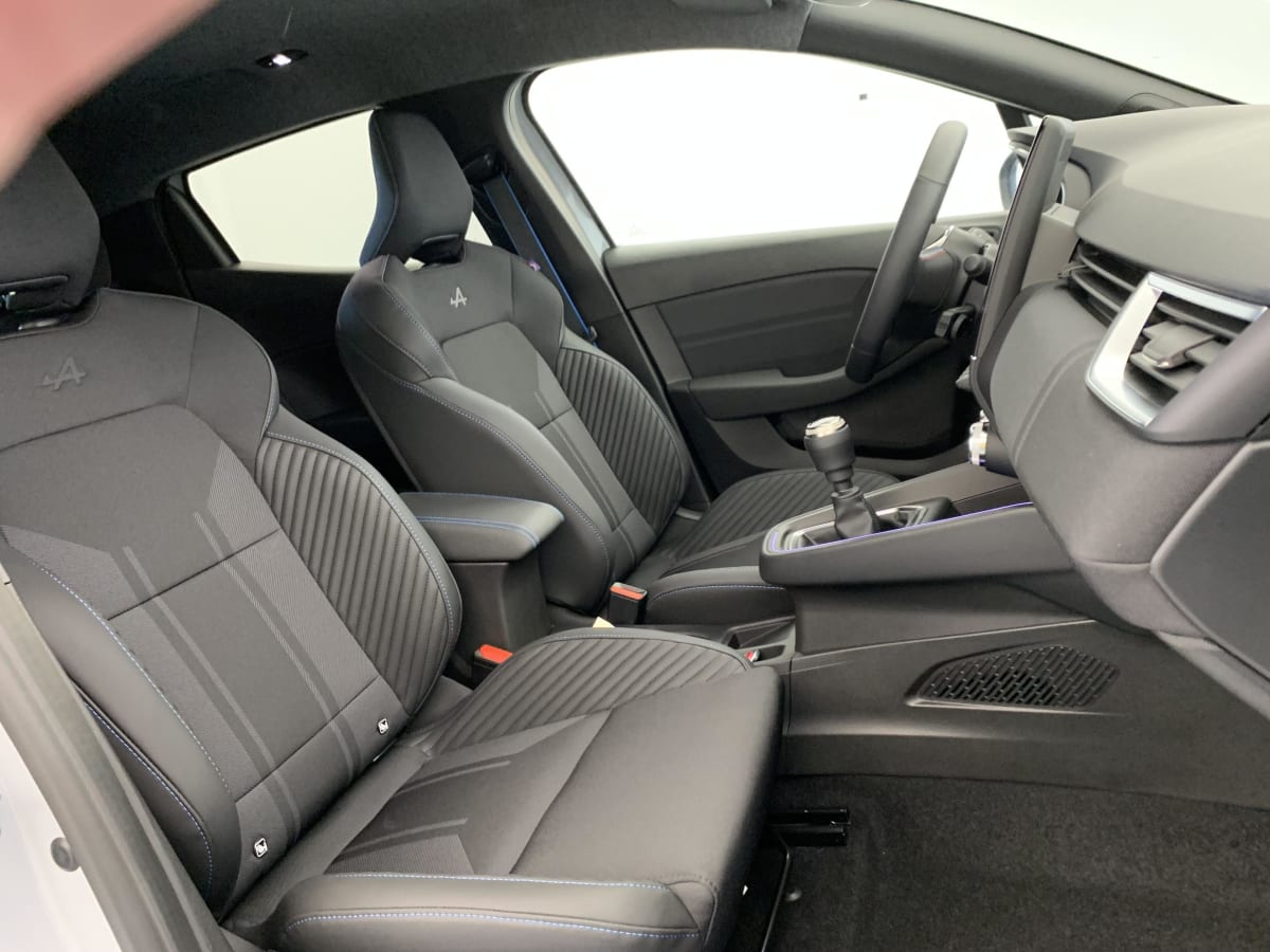 Renault CLIO 5 - Image 9