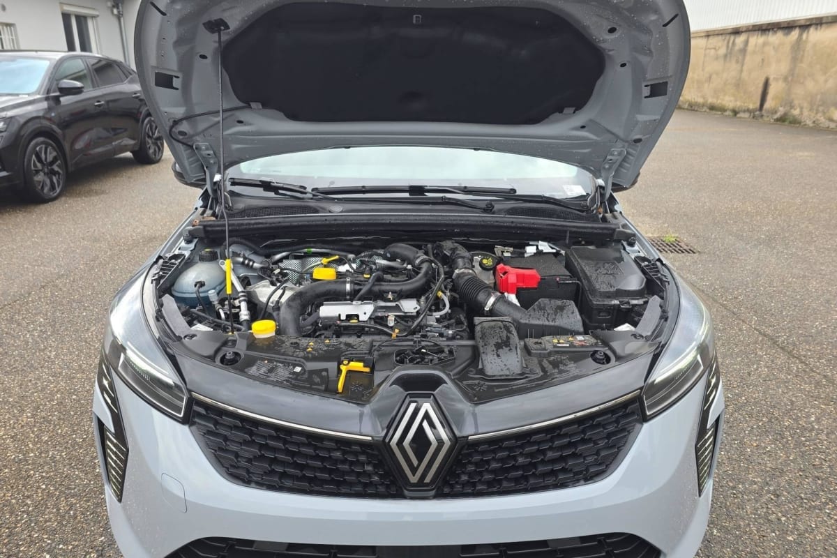 Renault CLIO 5 - Image 26