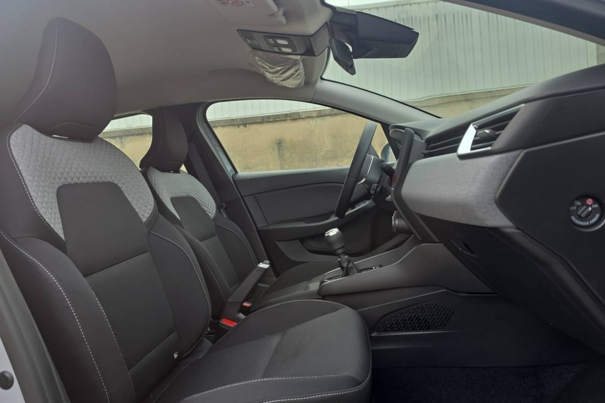Renault CLIO 5 - Image 9