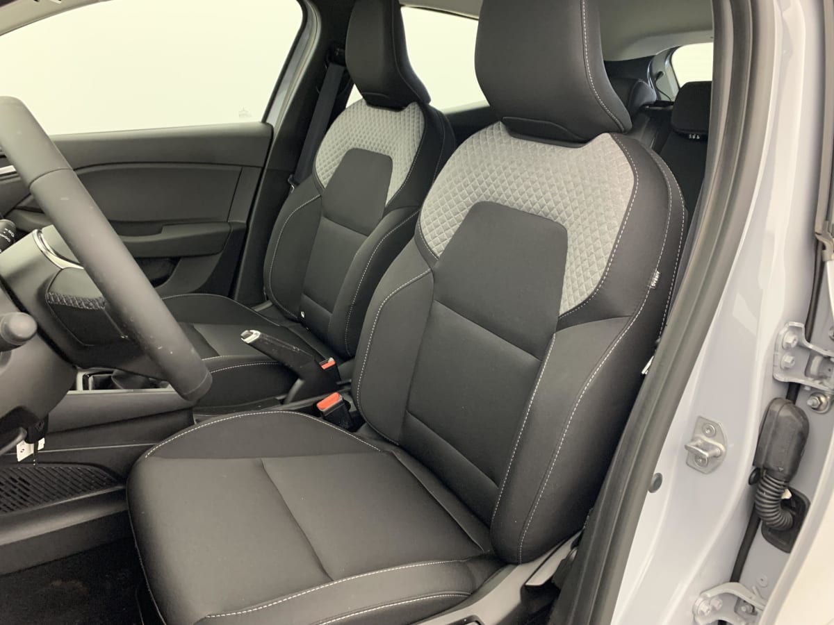 Renault CLIO 5 - Image 21