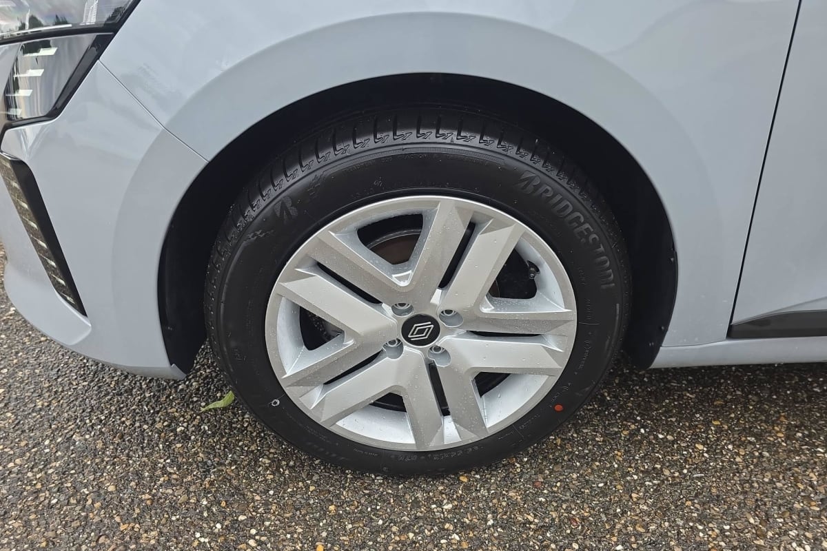 Renault CLIO 5 - Image 25