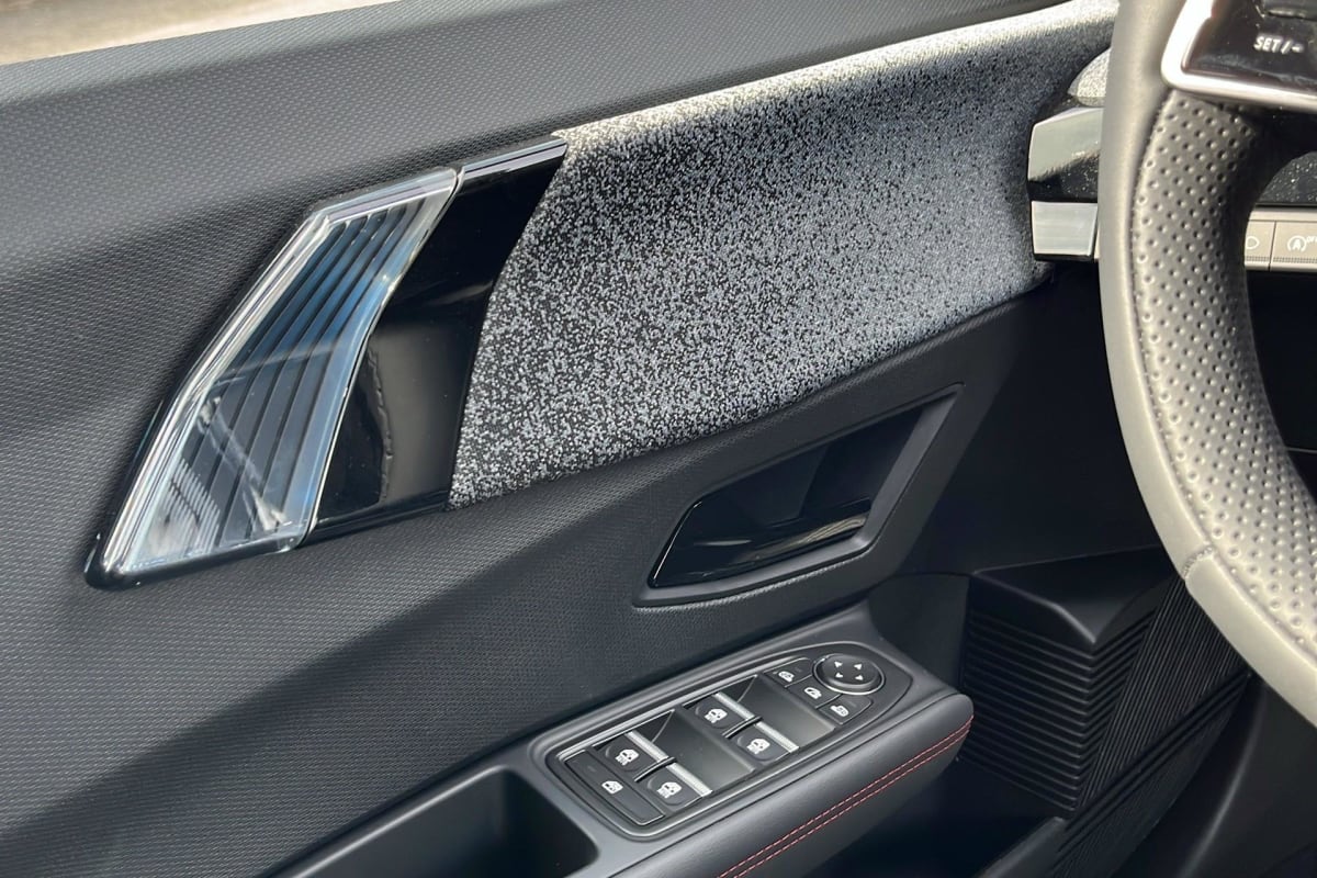 Renault CLIO 6 - Image 32
