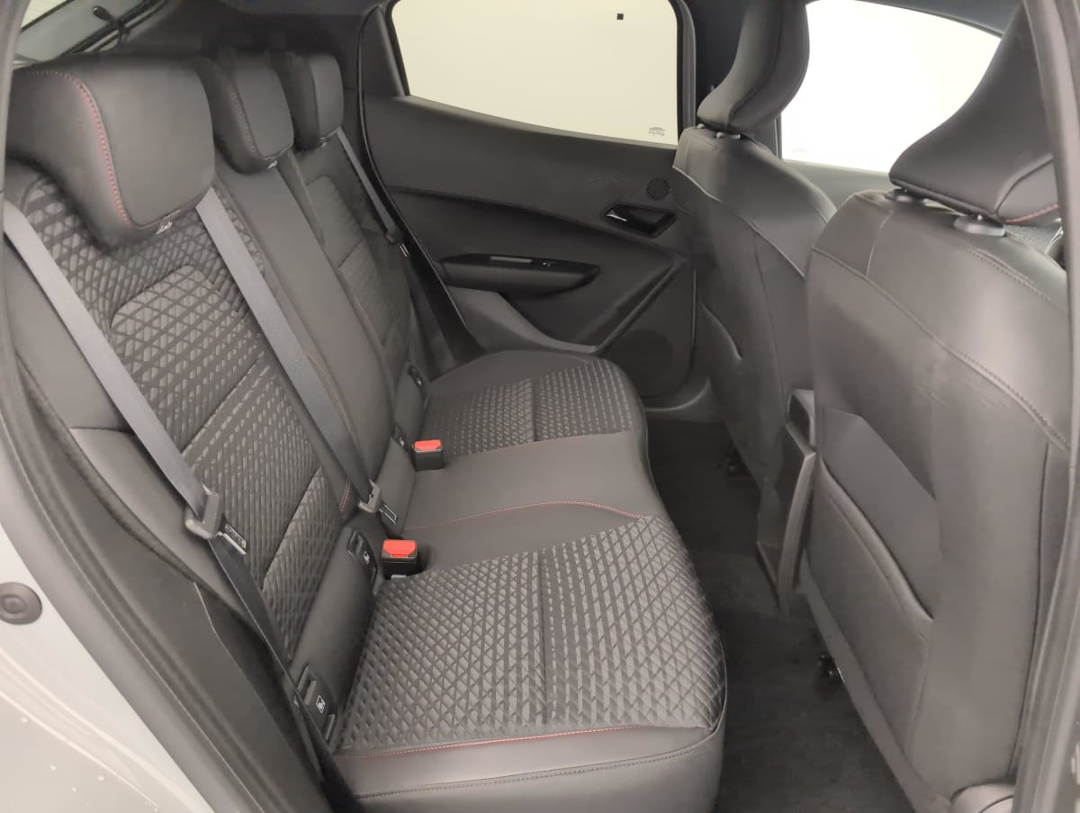 Renault CLIO 6 - Image 17