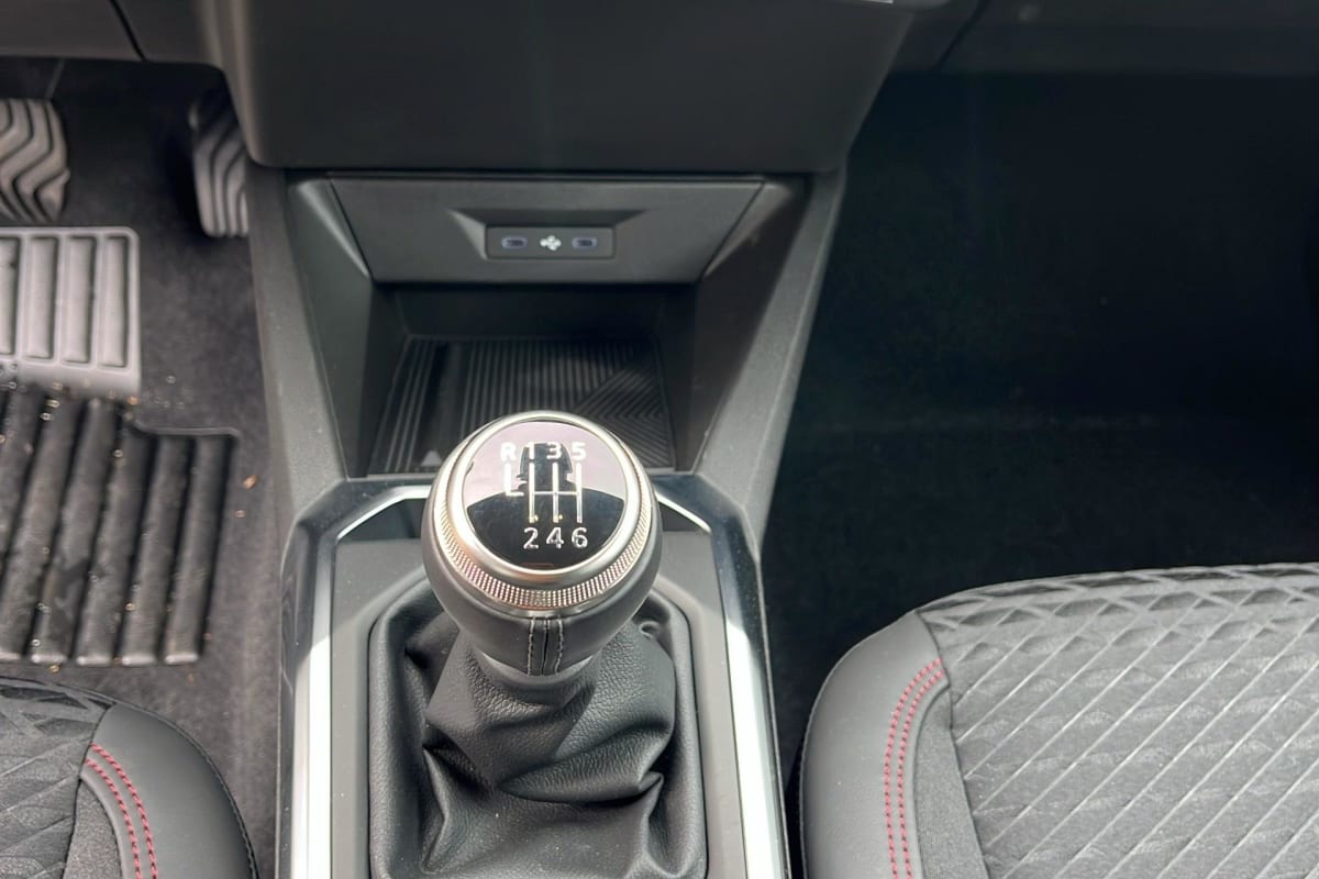 Renault CLIO 6 - Image 38