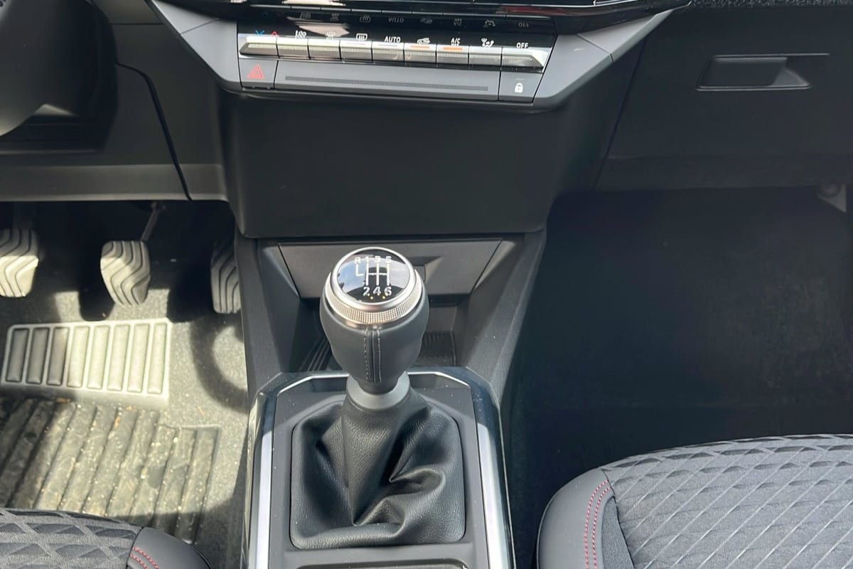 Renault CLIO 6 - Image 35