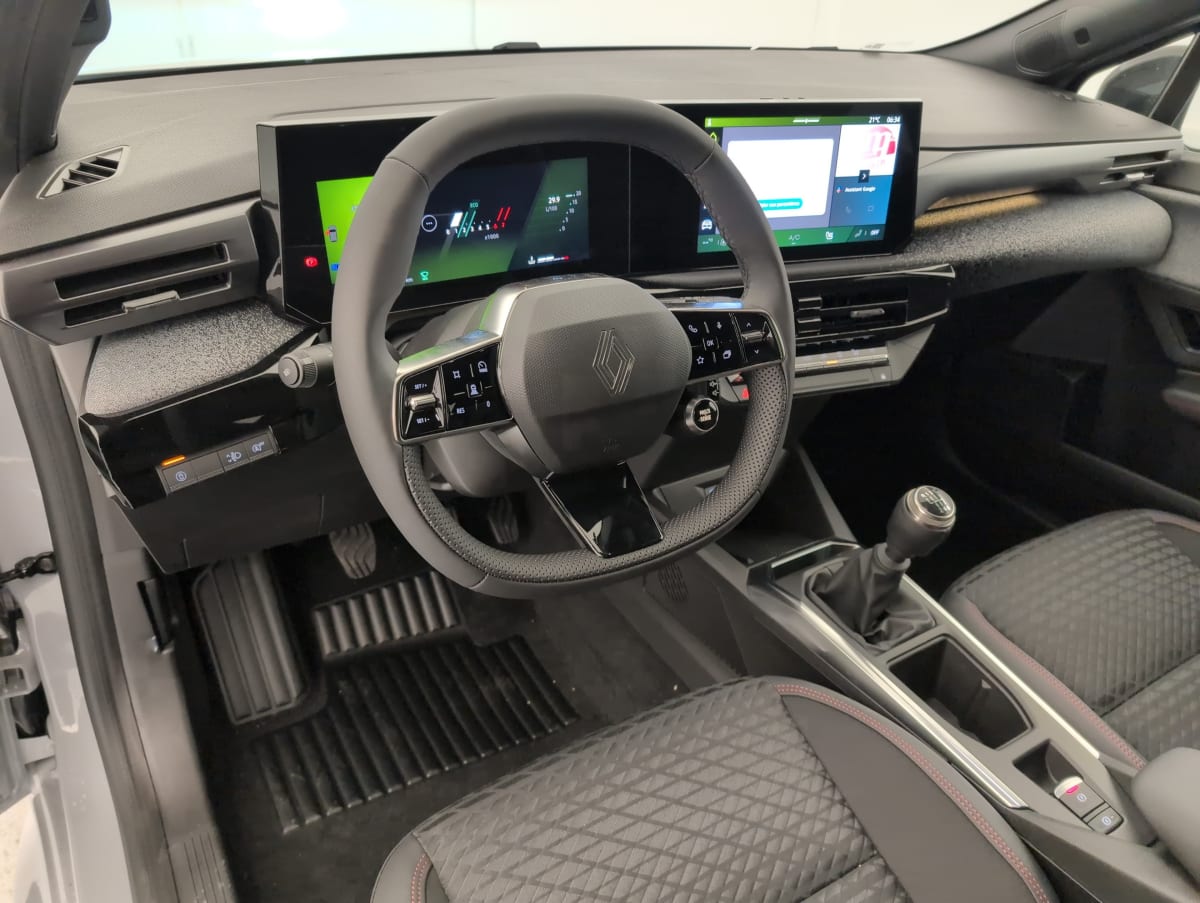 Renault CLIO 6 - Image 24
