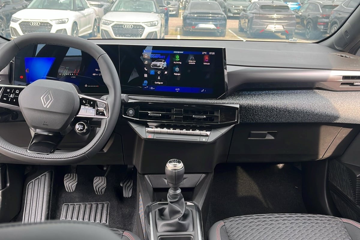 Renault CLIO 6 - Image 18