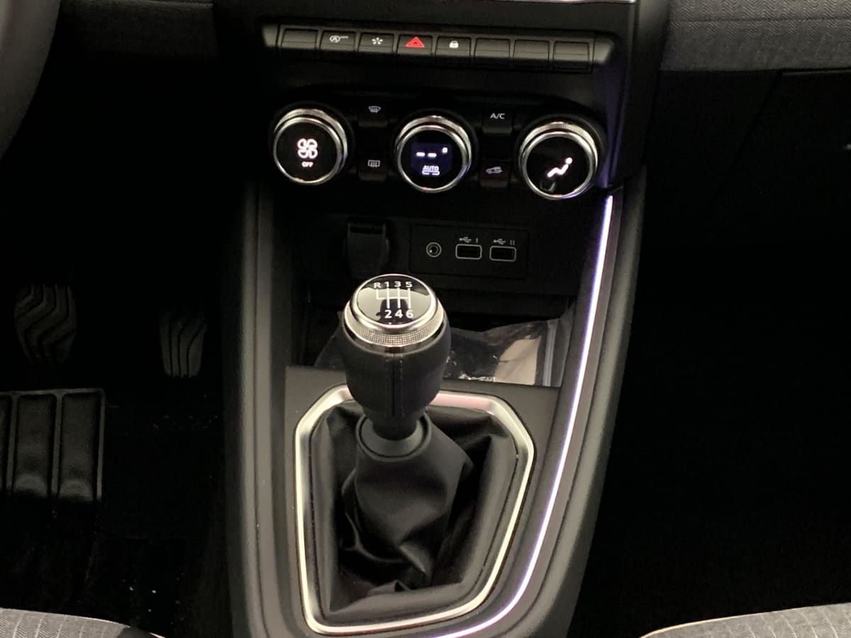 Renault CLIO V - Image 16