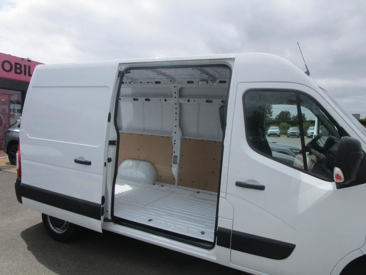 RENAULT MASTER FOURGON MASTER FGN TRAC F3300 L2H2 BLUE DCI 135 GRAND CONFORT