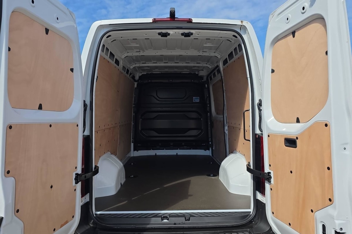 Renault Master Fourgon - Image 11