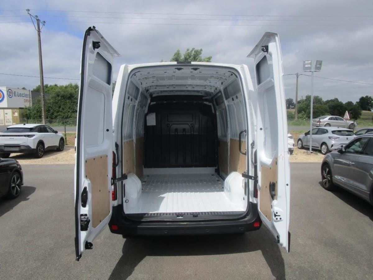 RENAULT MASTER FOURGON MASTER FGN TRAC F3300 L2H2 BLUE DCI 135 GRAND CONFORT