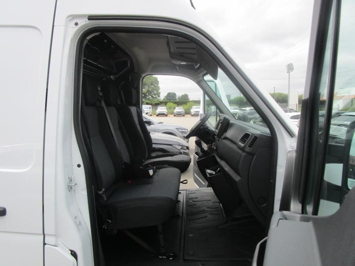 RENAULT MASTER FOURGON MASTER FGN TRAC F3300 L2H2 BLUE DCI 135 GRAND CONFORT