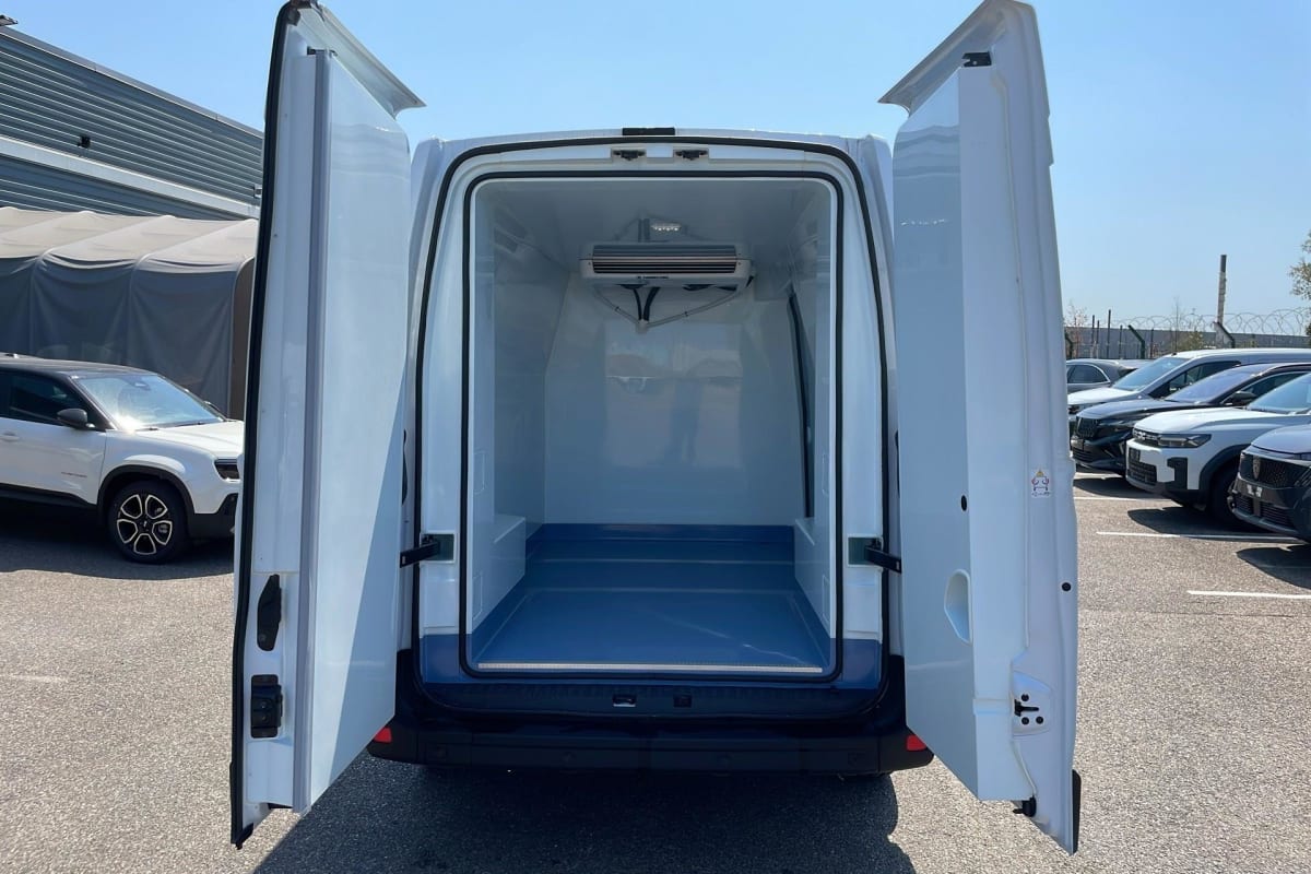 Renault MASTER FOURGON FRIGO - Image 11