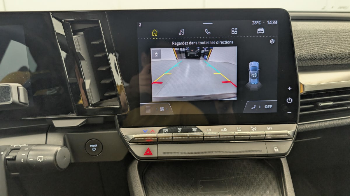 Renault Megane E-tech - Image 18