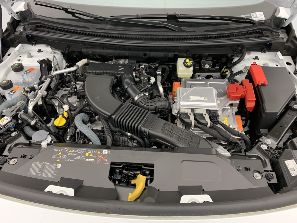 Renault Rafale - Image 24