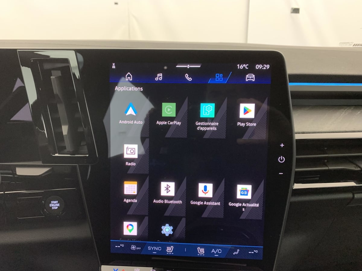 Renault Rafale - Image 17