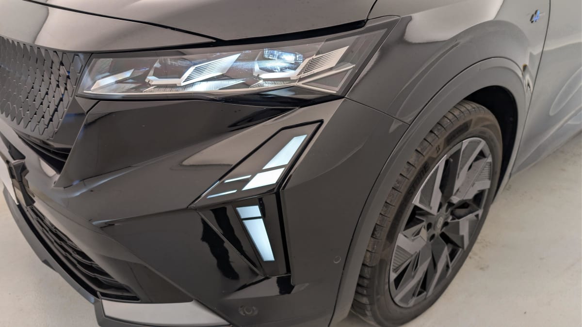 Renault Rafale - Image 25