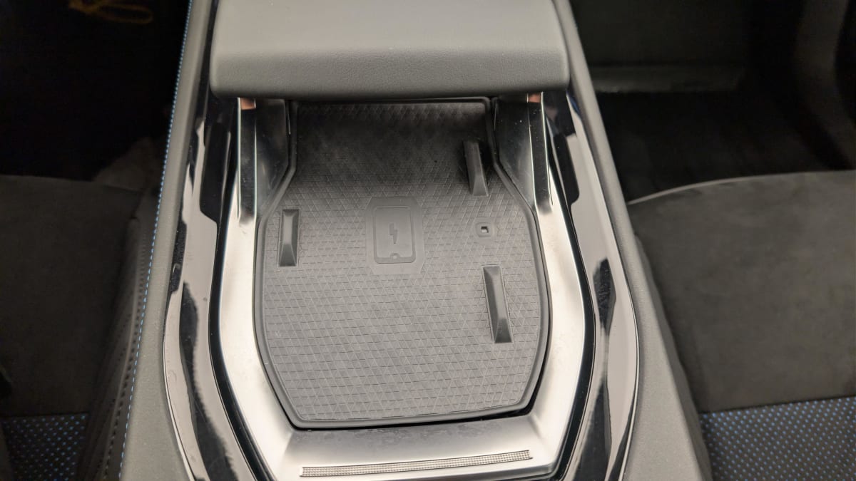 Renault Rafale - Image 21