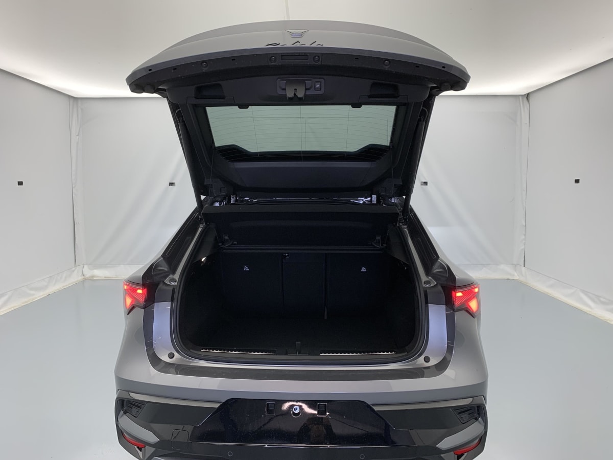 Renault Rafale - Image 12