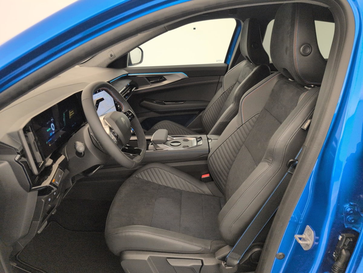 Renault Rafale - Image 16