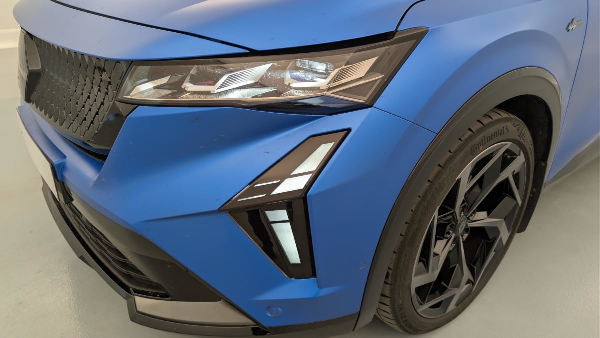 Renault Rafale - Image 24