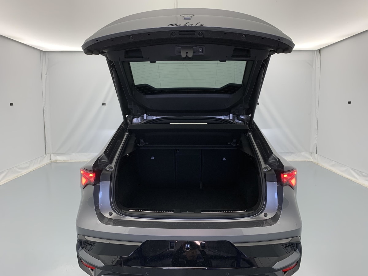 Renault Rafale - Image 12