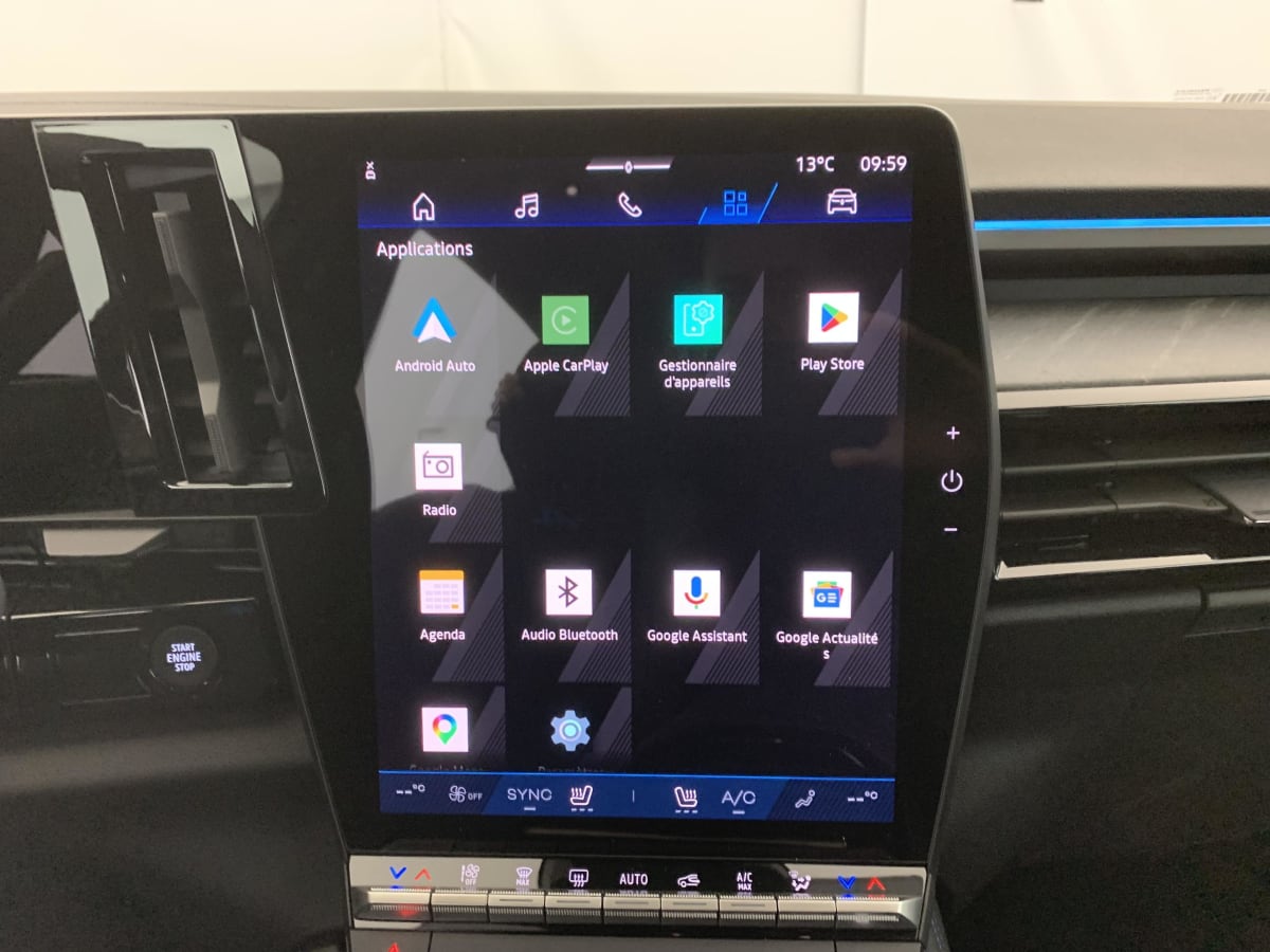 Renault Rafale - Image 17