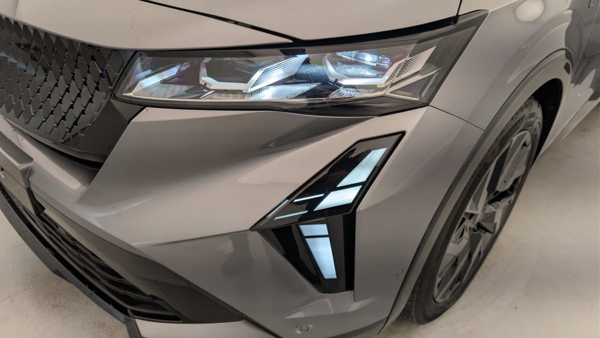 Renault Rafale - Image 25