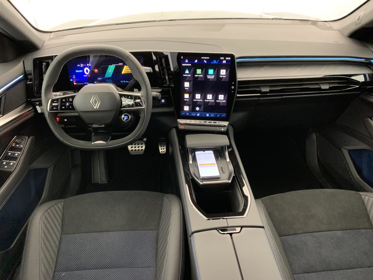 Renault Rafale - Image 14