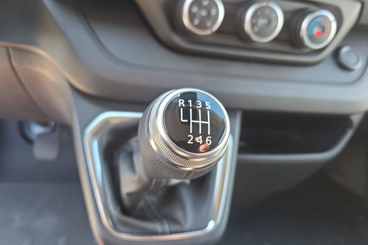 Renault TRAFIC CABINE APPROFONDIE - Image 16