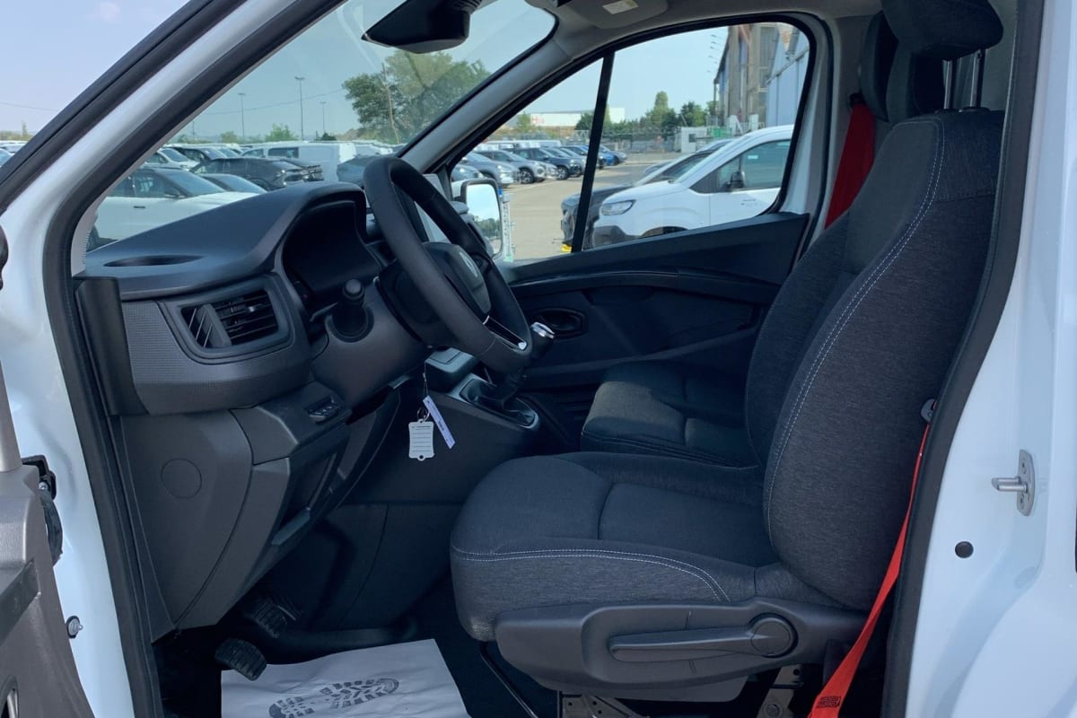 Renault TRAFIC FOURGON - Image 9