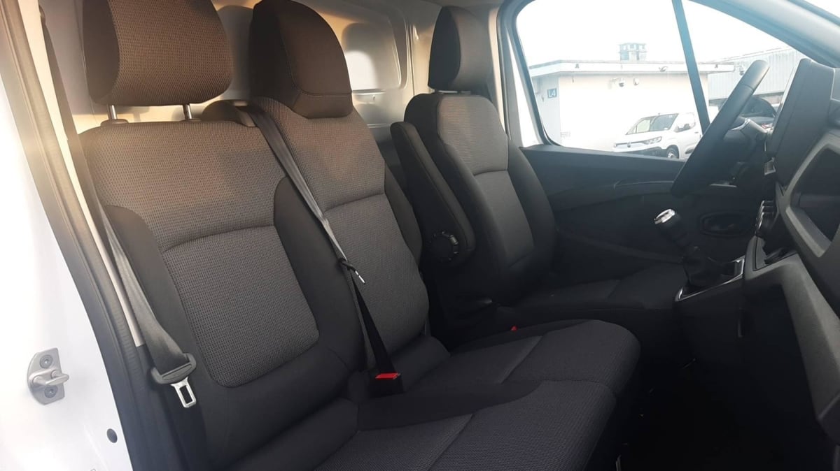 RENAULT TRAFIC FOURGON L2H1 3T BLUE DCI 130 GSR2 ADVANCE