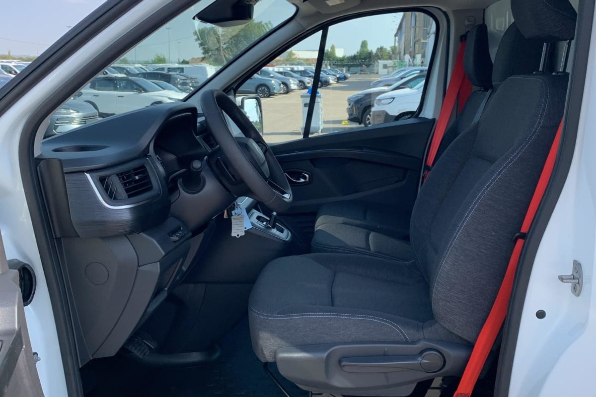 Renault TRAFIC FOURGON - Image 9
