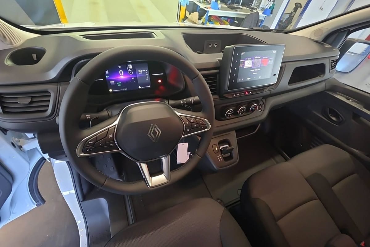 Renault TRAFIC FOURGON - Image 13