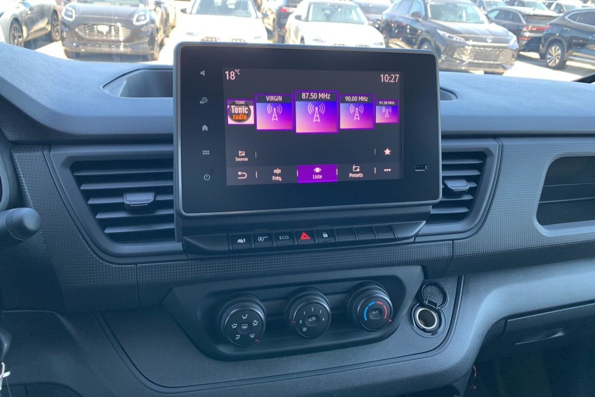 Renault TRAFIC FOURGON - Image 18