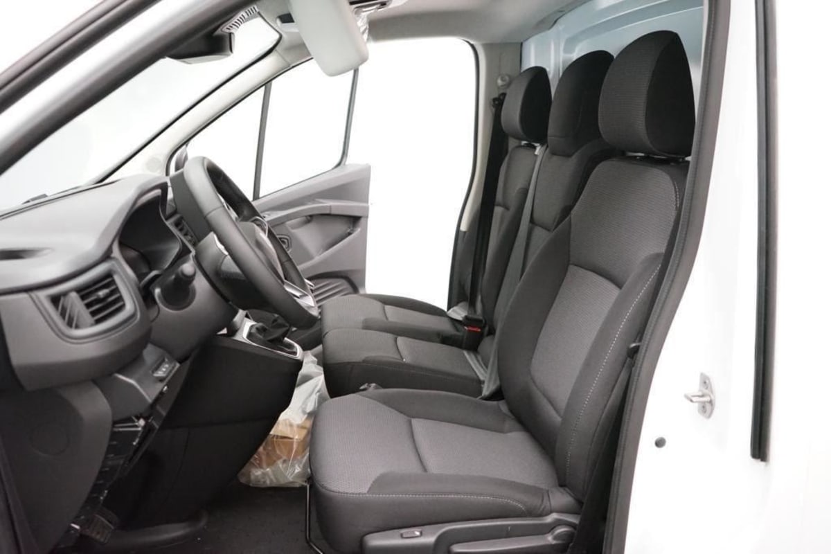 RENAULT TRAFIC FOURGON TRAFIC FGN L2H1 3T BLUE DCI 130 GSR2 ADVANCE