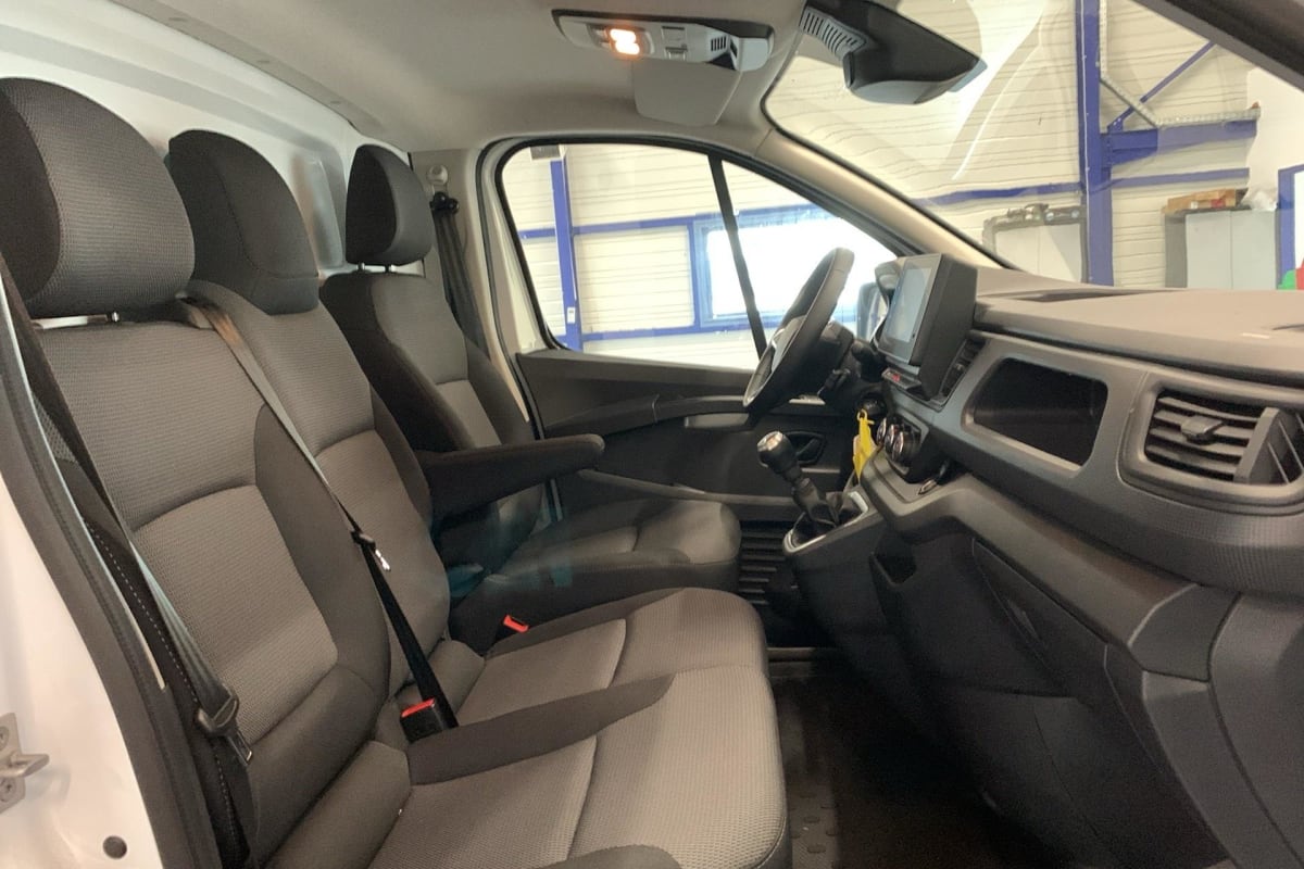 Renault TRAFIC FOURGON - Image 9