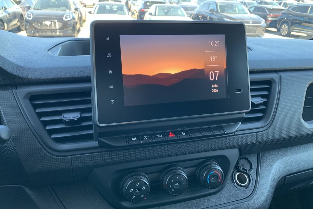 Renault TRAFIC FOURGON - Image 17