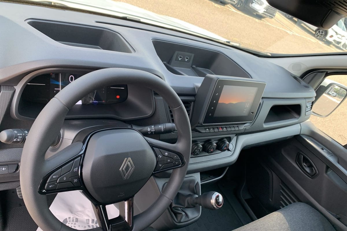 Renault TRAFIC FOURGON - Image 18