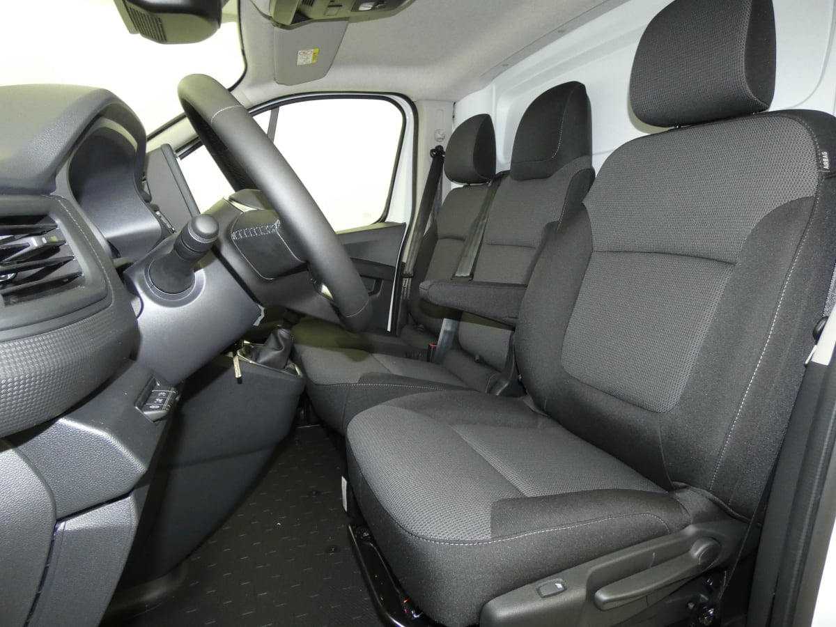 RENAULT TRAFIC FOURGON L2H1 3T BLUE DCI 130 GSR2 ADVANCE