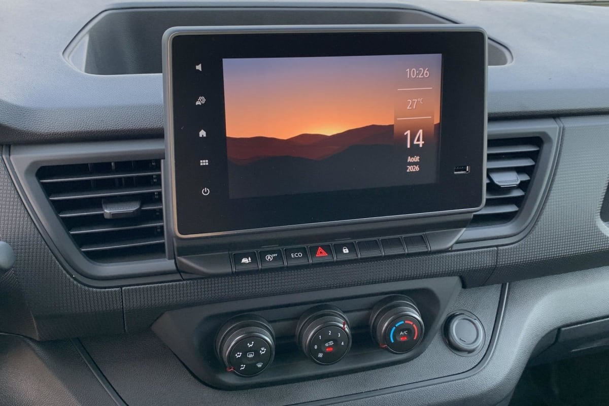 Renault TRAFIC FOURGON - Image 17