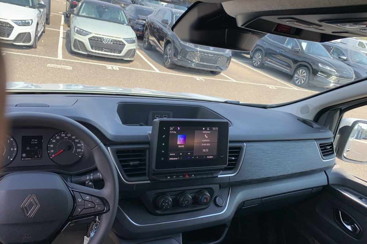 Renault TRAFIC FOURGON - Image 18
