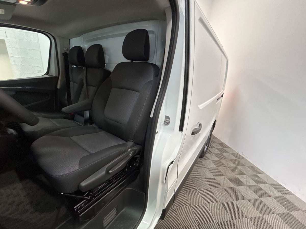 RENAULT TRAFIC FOURGON TRAFIC FG BLUE DCI 130 L1H1 2T8 GSR2 ADVANCE