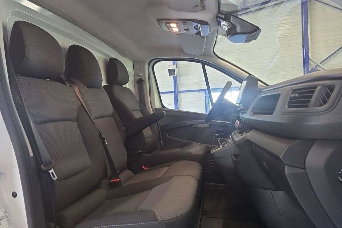 Renault TRAFIC FOURGON - Image 9