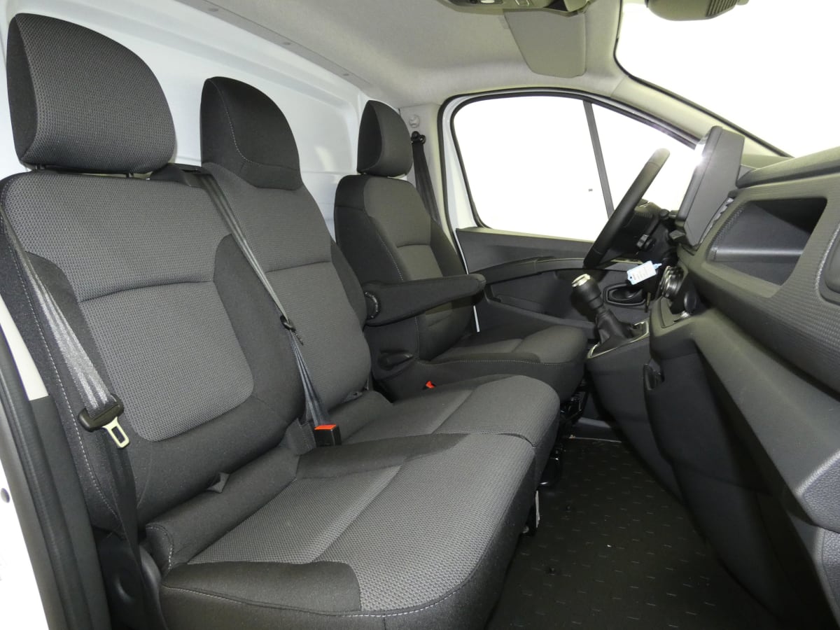 RENAULT TRAFIC FOURGON L2H1 3T BLUE DCI 130 GSR2 ADVANCE